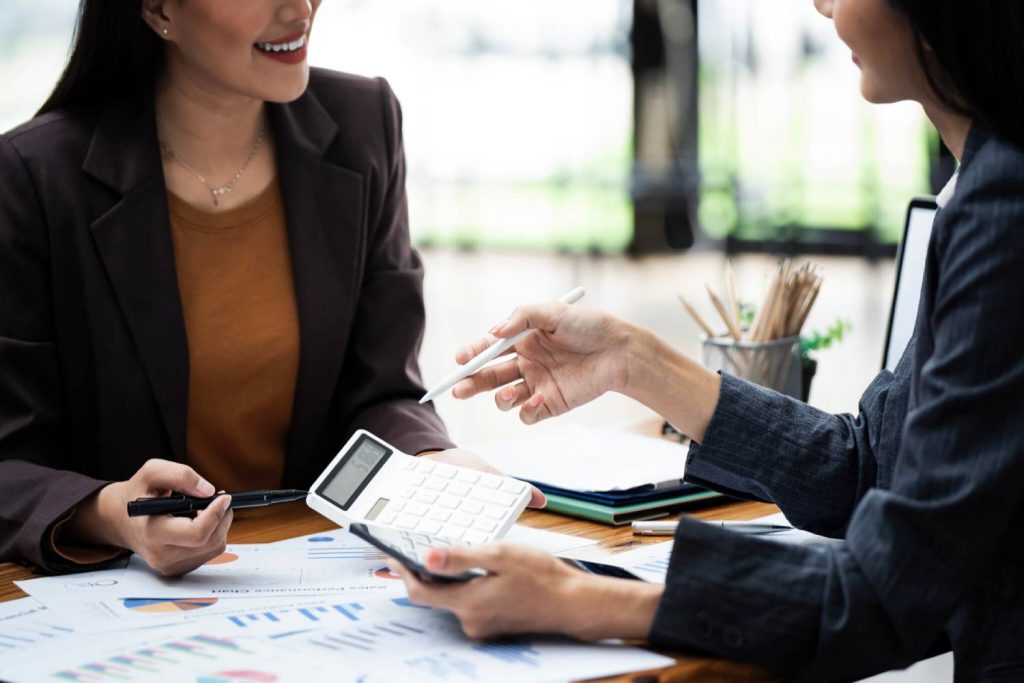 Why Small Businesses Shouldn’t Wait Until Tax Season to Call Their CPA